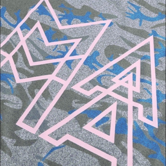 Camo MAMA Graphic Tee Shirt Pink Outline Mom Shirt Casual Trendy Top NWT - Picture 5 of 5